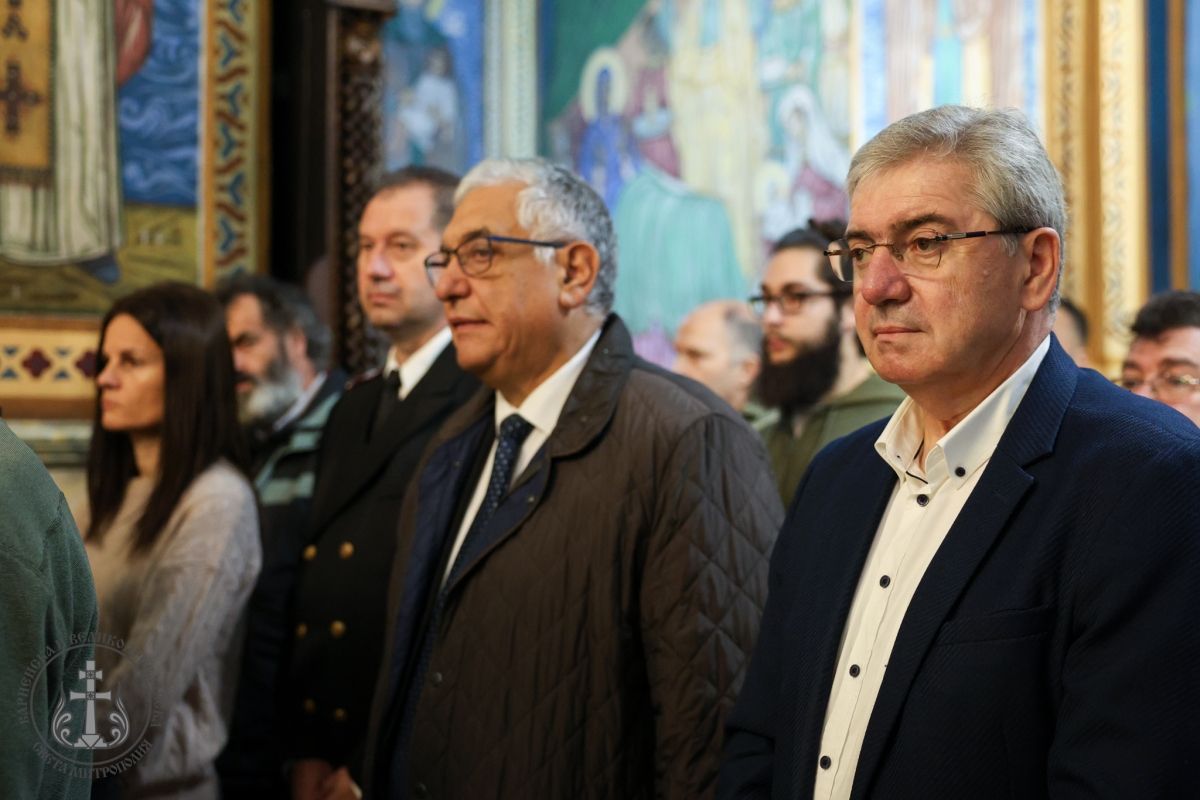 На Петковден Архиерейска света Литургия във варненския храм Света Петка-008.jpg