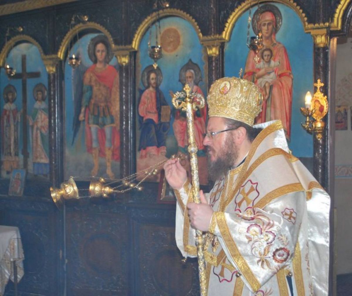 Архиерейска литургия в град Две могили