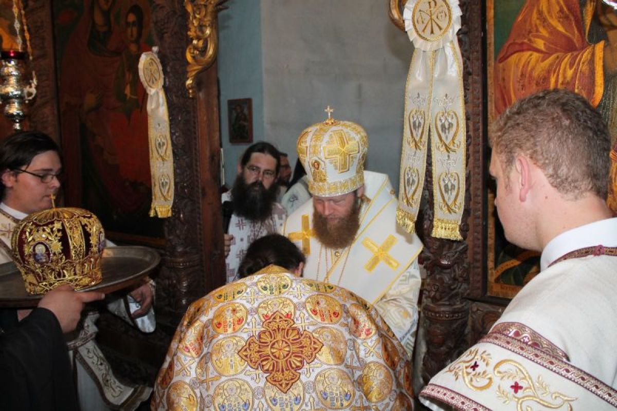 Епископска хиротония