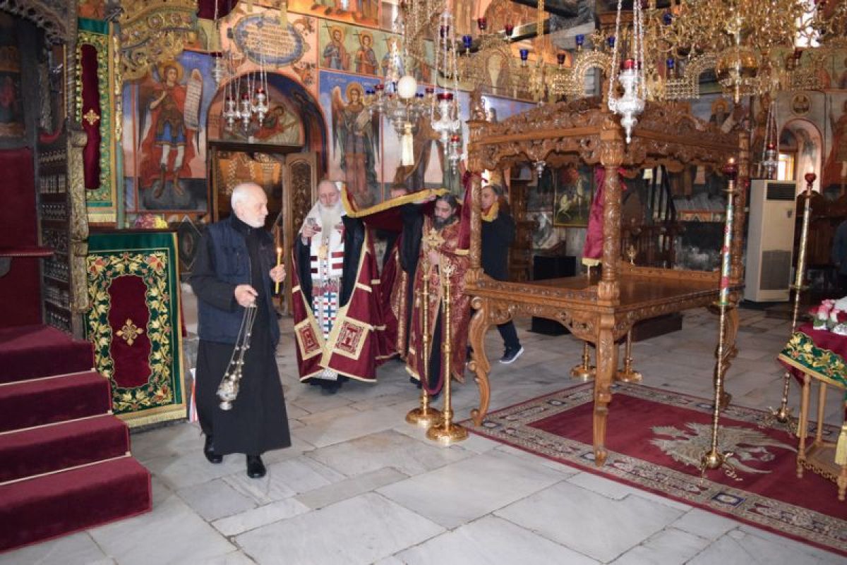 ИЗНАСЯНЕ НА ХРИСТОВАТА ПЛАЩАНИЦА В БАЧКОВСКИЯ МАНАСТИР