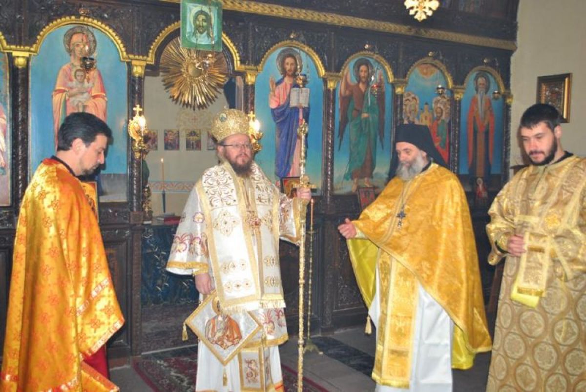 Архиерейска литургия в град Две могили