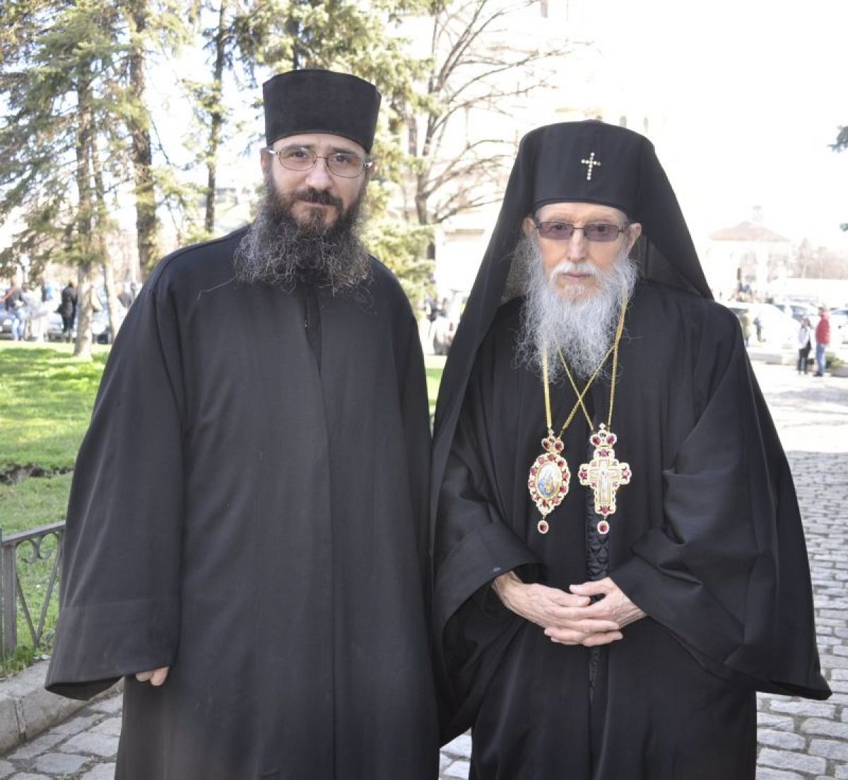 Сливенски митр. Йоаникий и йеросхимонах Кирил след прославлението