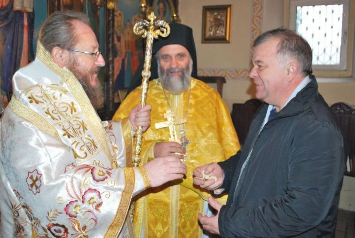 Архиерейска литургия в град Две могили