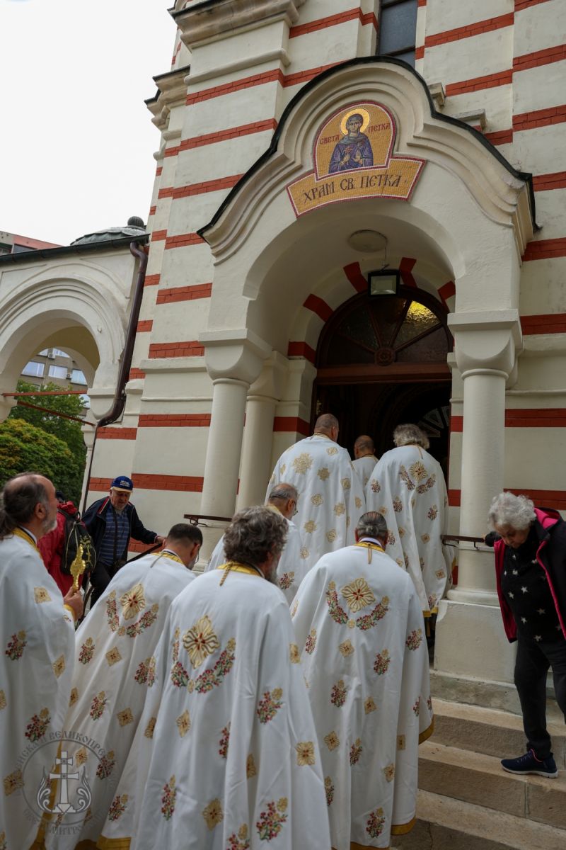 На Петковден Архиерейска света Литургия във варненския храм Света Петка-005.jpg