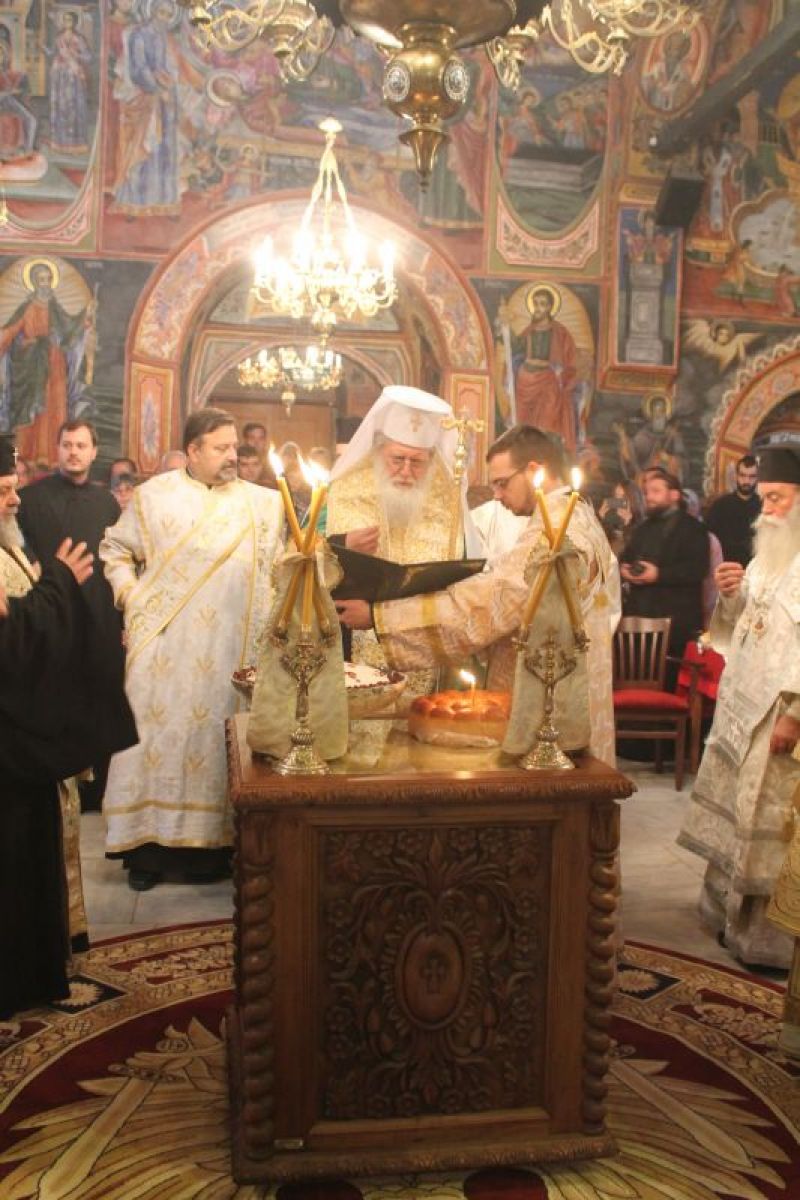 Панихида за патриарх Максим в Троянската света обител