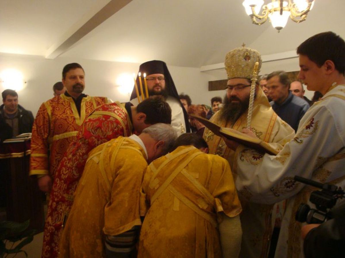 тримата иподякони