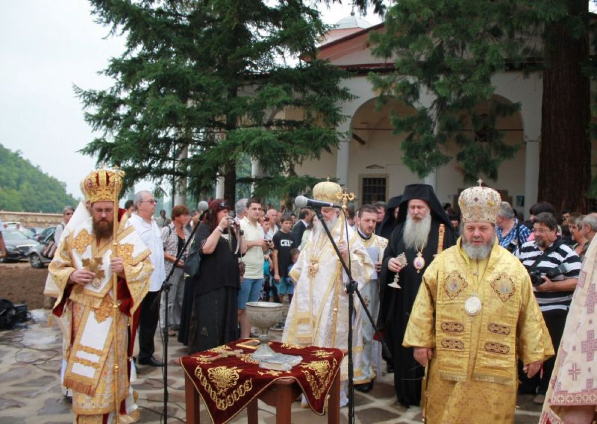 Празничен водосвет