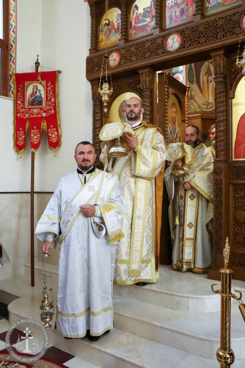 044.jpg