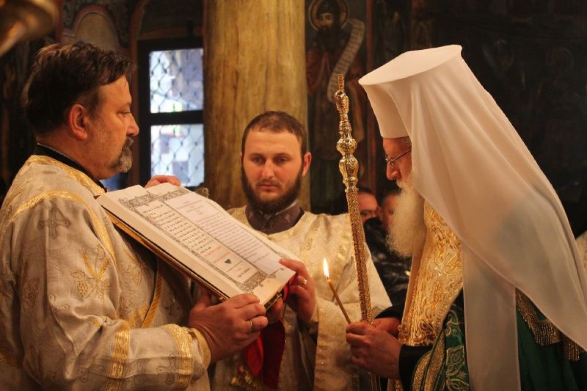 Панихида за патриарх Максим в Троянската света обител