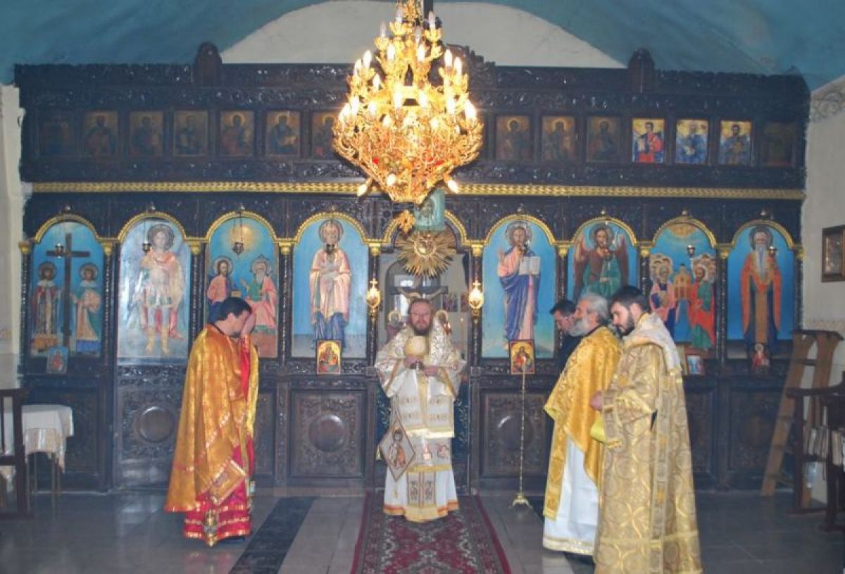 Архиерейска литургия в град Две могили