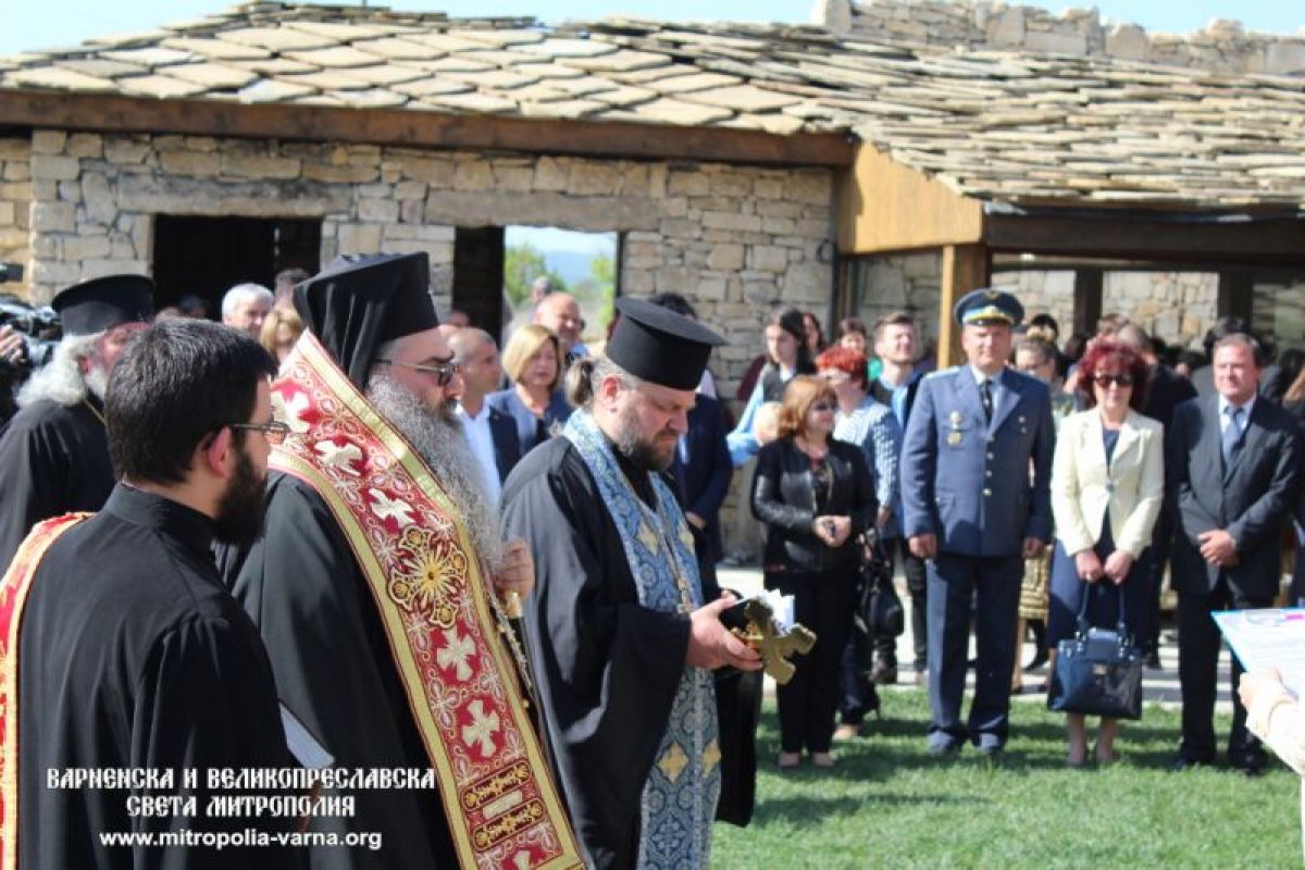 Освещаване на паметника на свети цар Борис-Михаил в Двора на Кирилицата