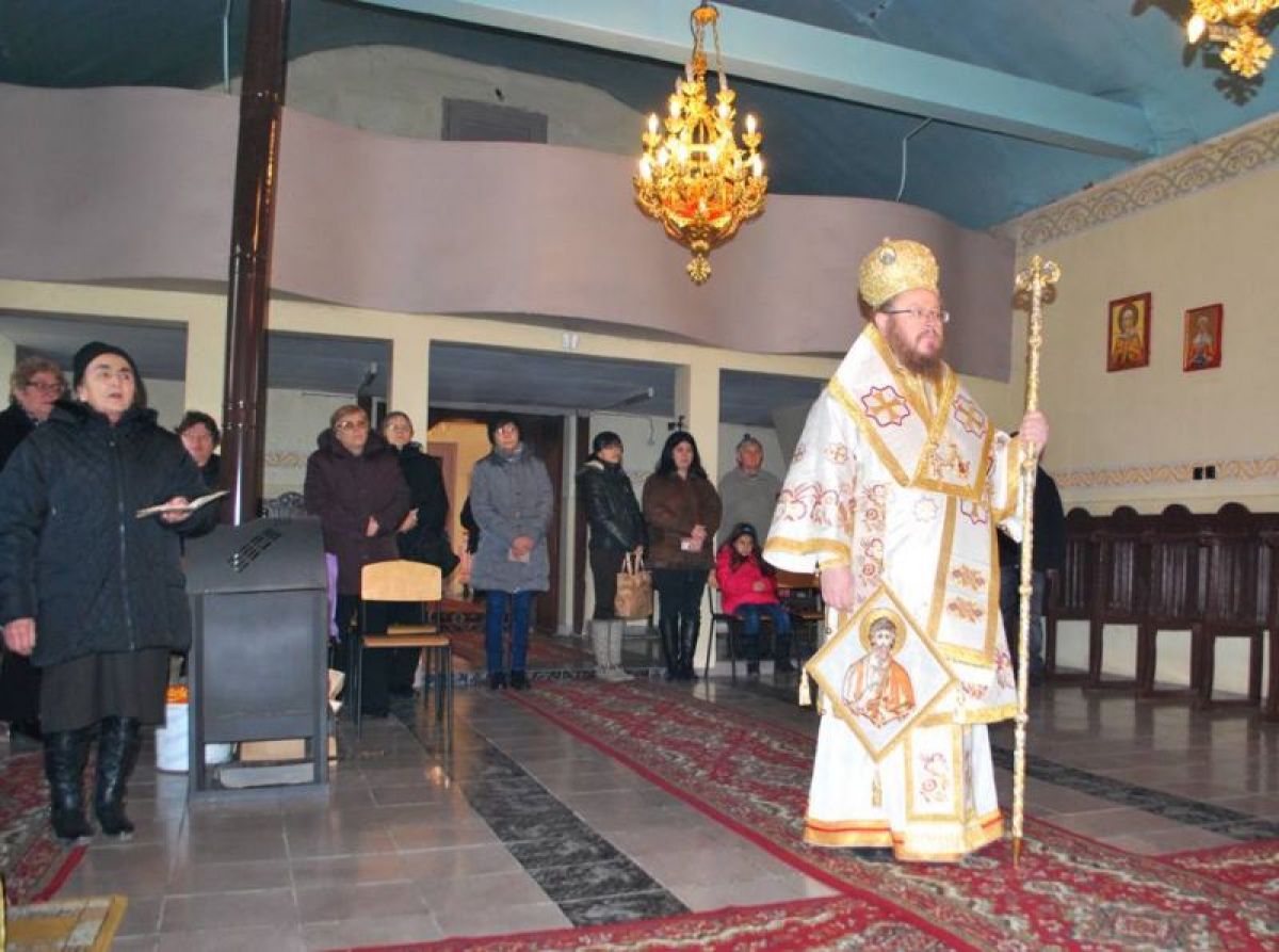 Архиерейска литургия в град Две могили