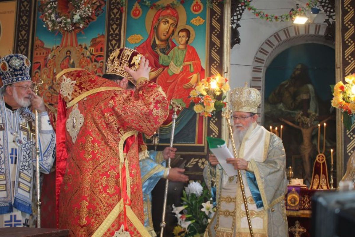 Архиерейска литургия в сливенския храм 'Успение Богородично'