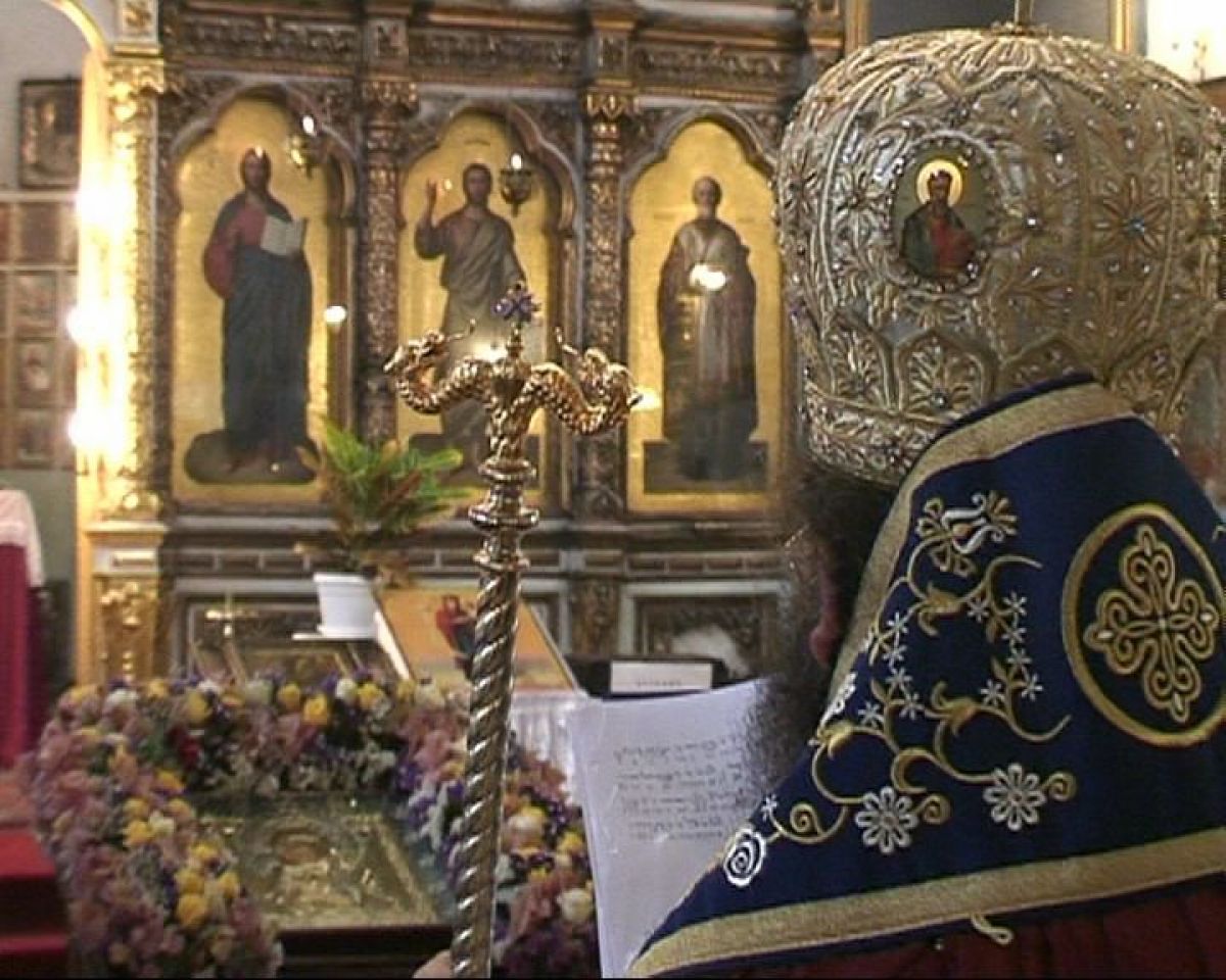 На 3 август Негово Преосвещенство Знеполският епископ Йоан отслужи Молебния канон на Пресвета Богородица в столичния храм 'Покров Богородичен'