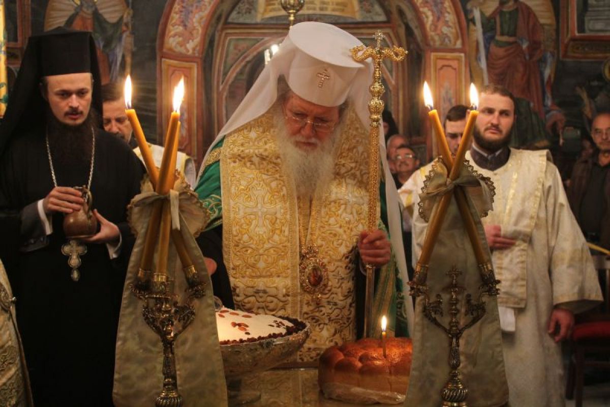 Панихида за патриарх Максим в Троянската света обител