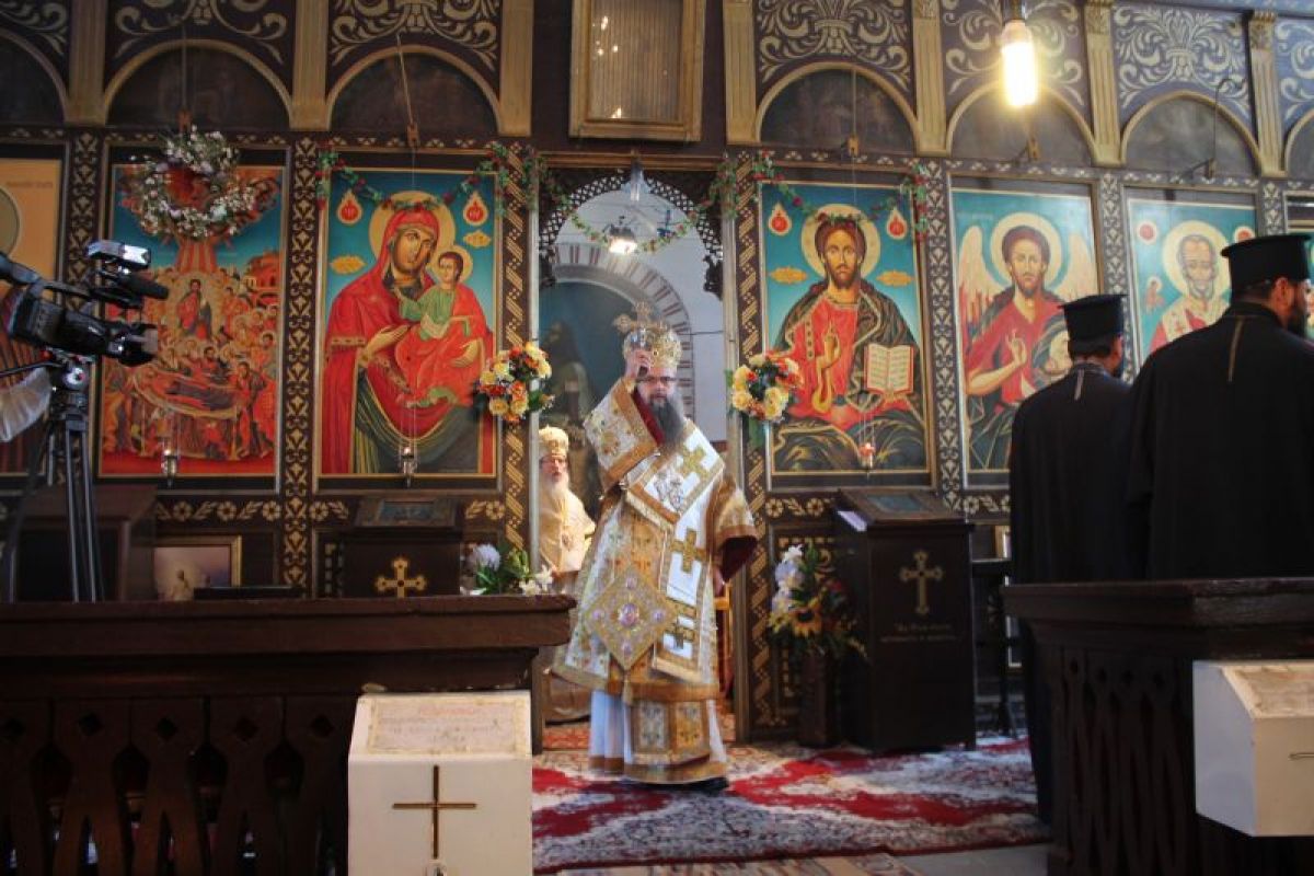  Архиерейска литургия в сливенския храм 'Успение Богородично'