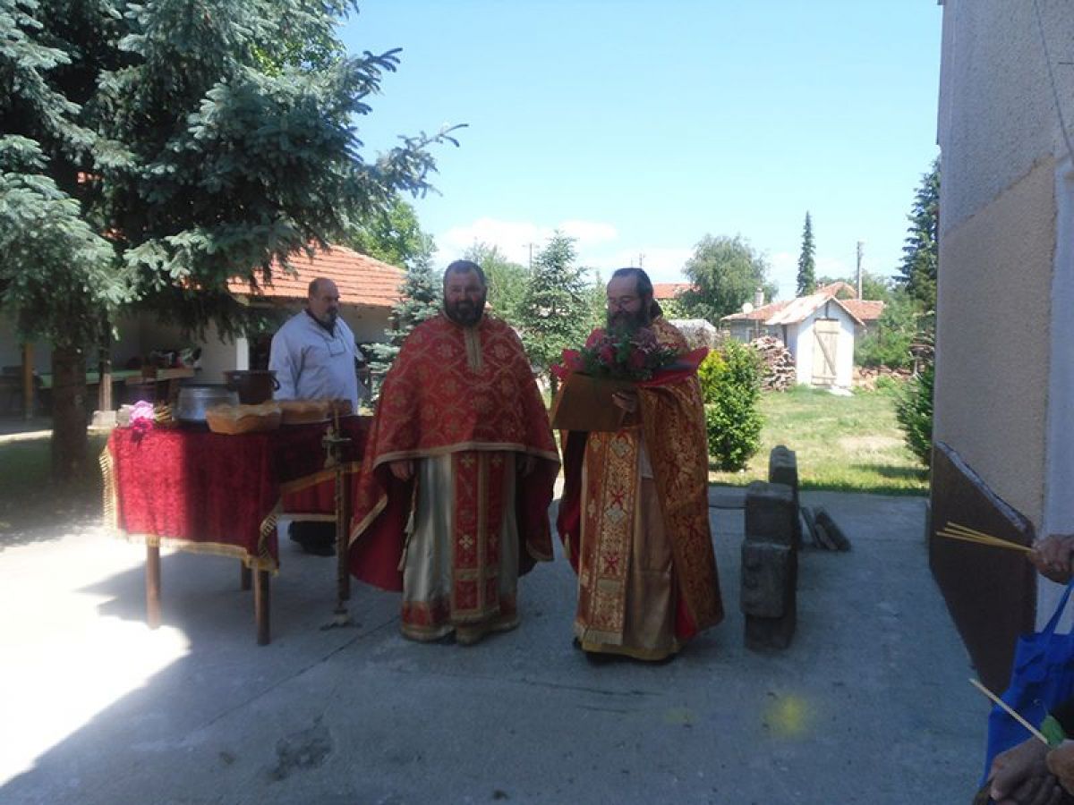 Храмов празник в с.Равно поле 