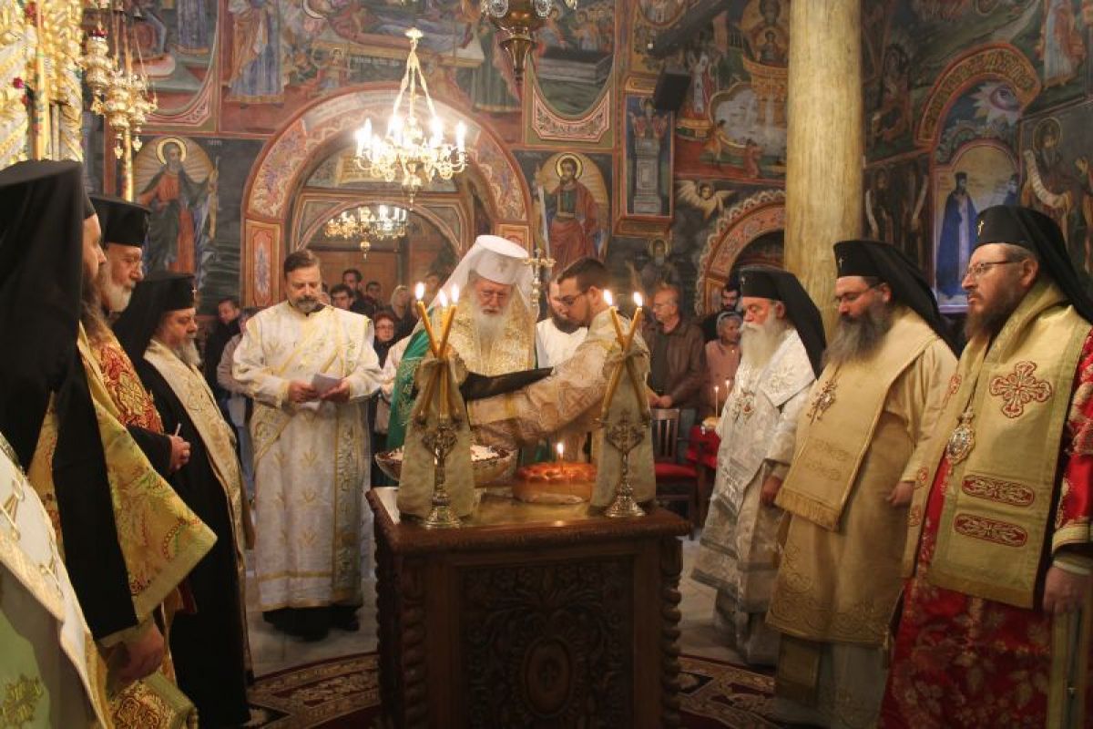Панихида за патриарх Максим в Троянската света обител