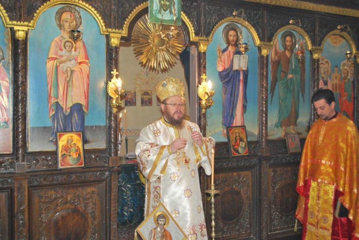 Архиерейска литургия в град Две могили